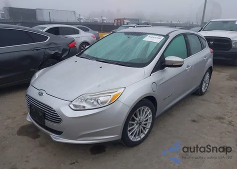 2013 Ford Focus Electric z USA, uszkodzony, nr VIN 1FADP3R41DL277657